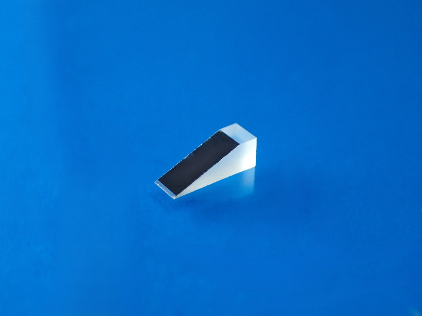 Prism 2.00 x 2.00 x 6.00 x 45° Deviating (Joimax)