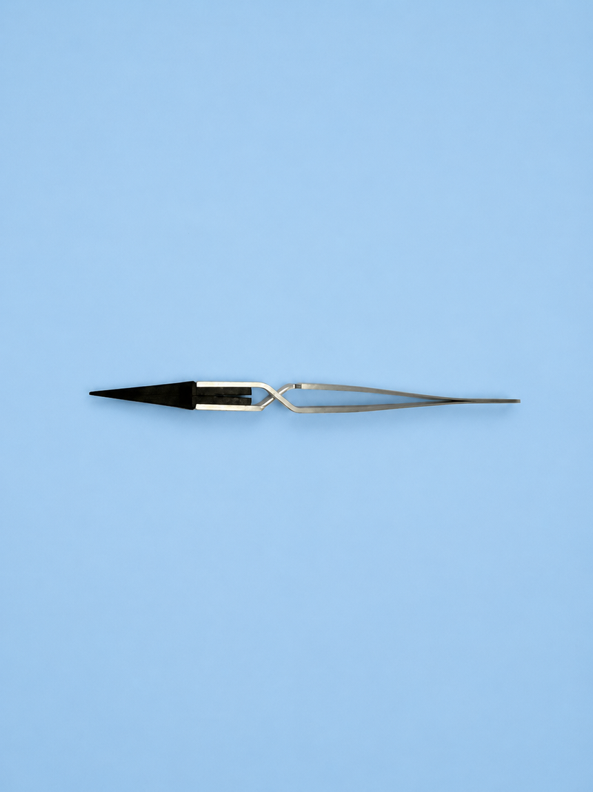Wetec Cross Tweezers With A Solvent-Resistant Plastic Tip